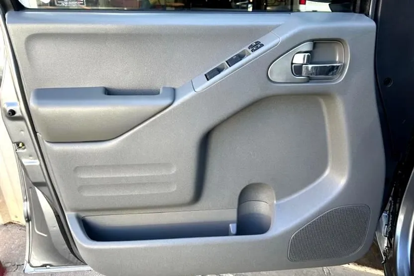 2018 Nissan Frontier S Crew Cab photo 1