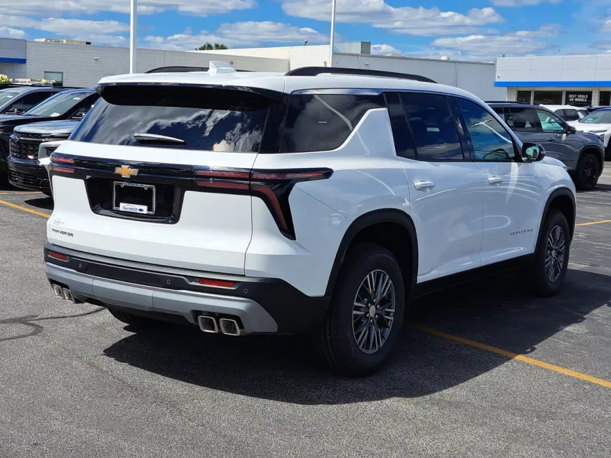 2026 Chevrolet Traverse photo 1