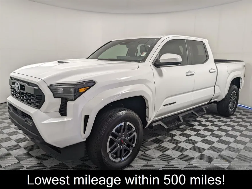 2024 Toyota Tacoma TRD Sport photo 1