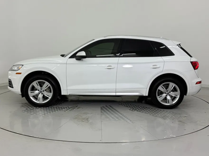 2018 Audi Q5 Premium photo 1