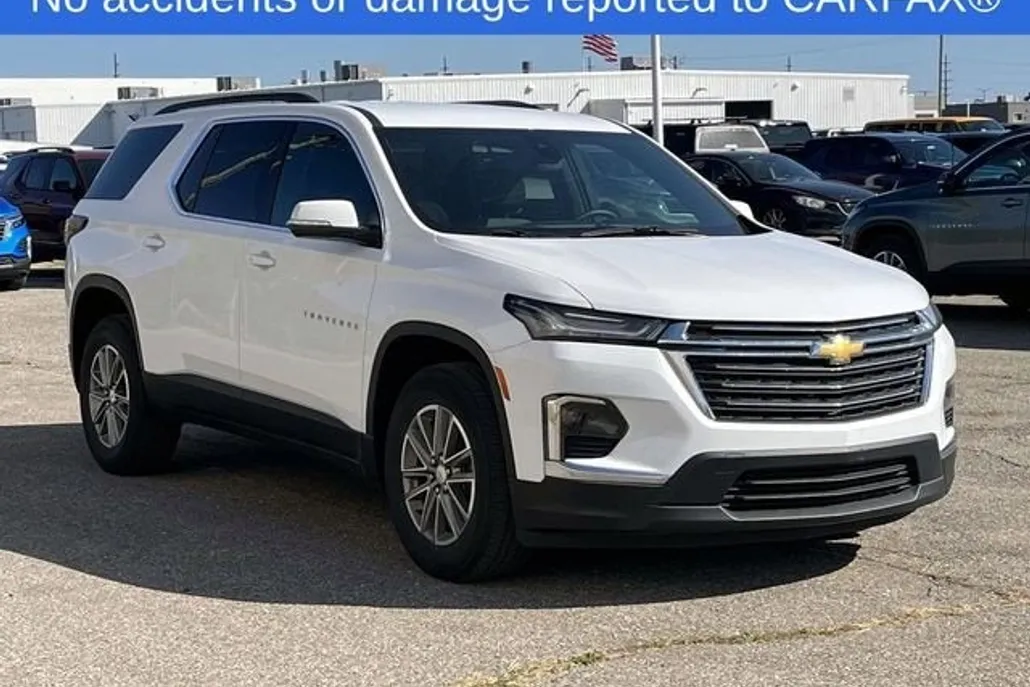 2024 Chevrolet Traverse Cloth photo 1