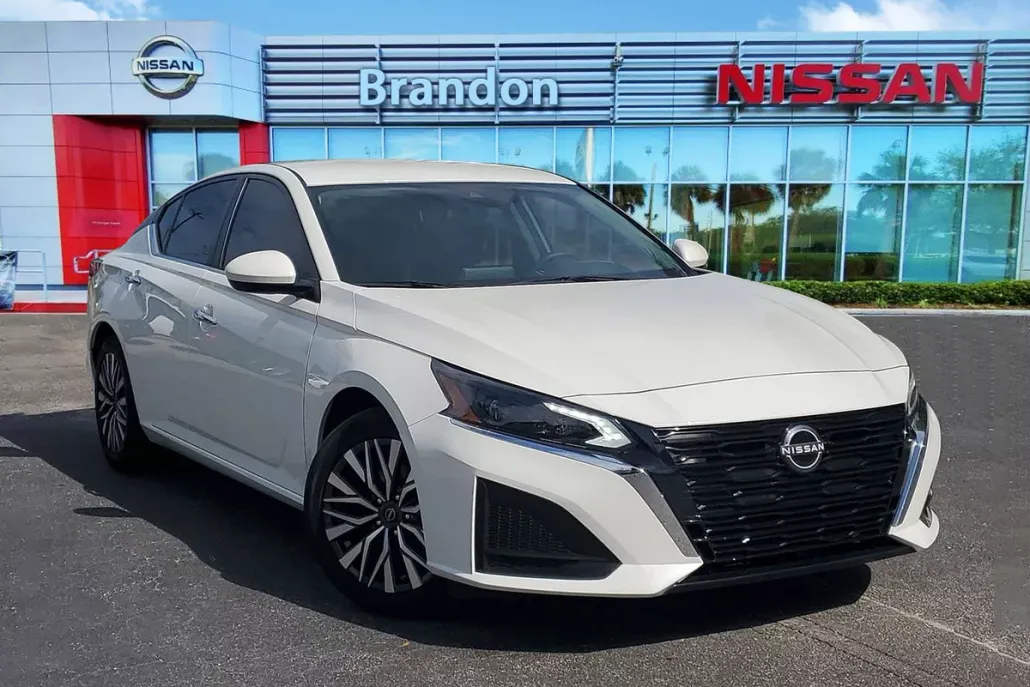 2023 Nissan Altima 2.5 SV photo 1