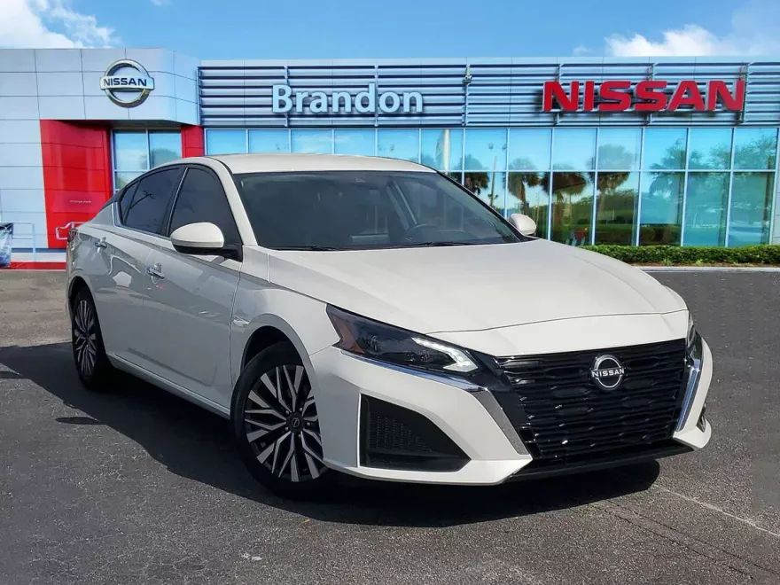 2023 Nissan Altima 2.5 SV photo 1