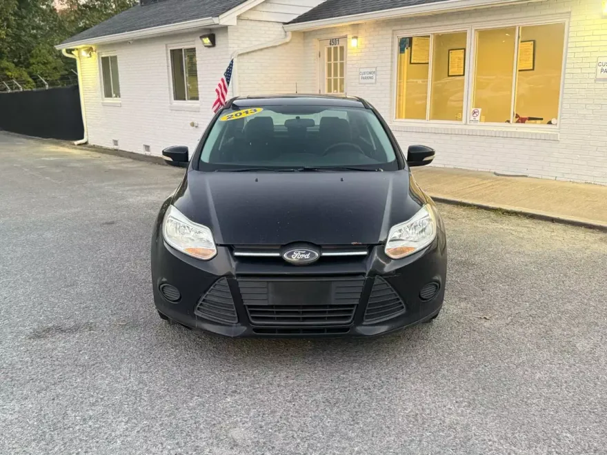 2013 Ford Focus Sedan photo 1