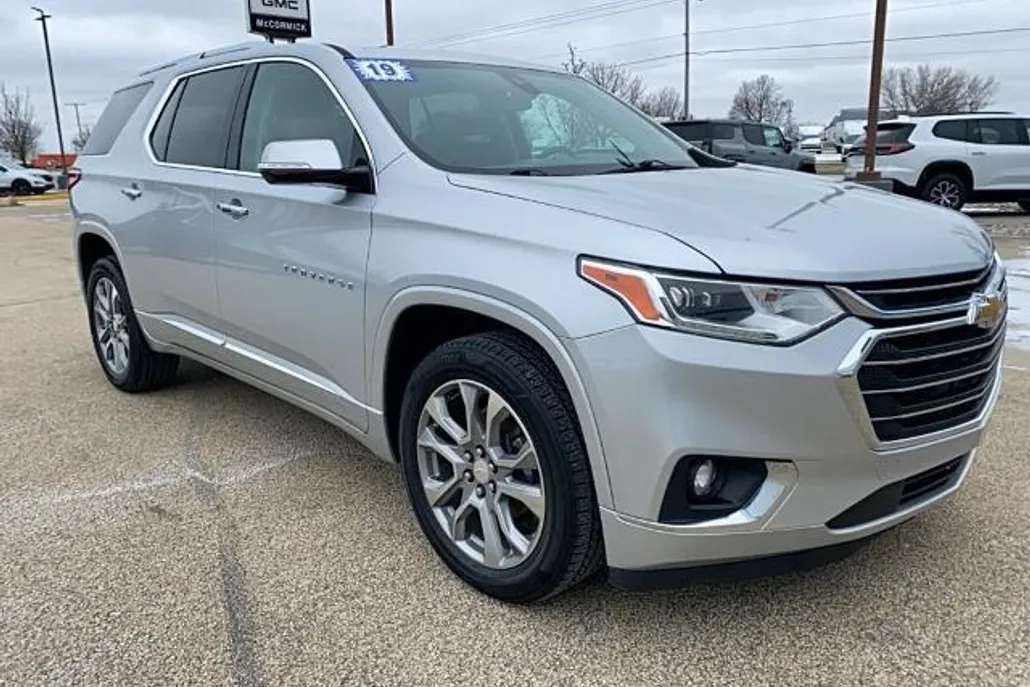 2019 Chevrolet Traverse Premier photo 1