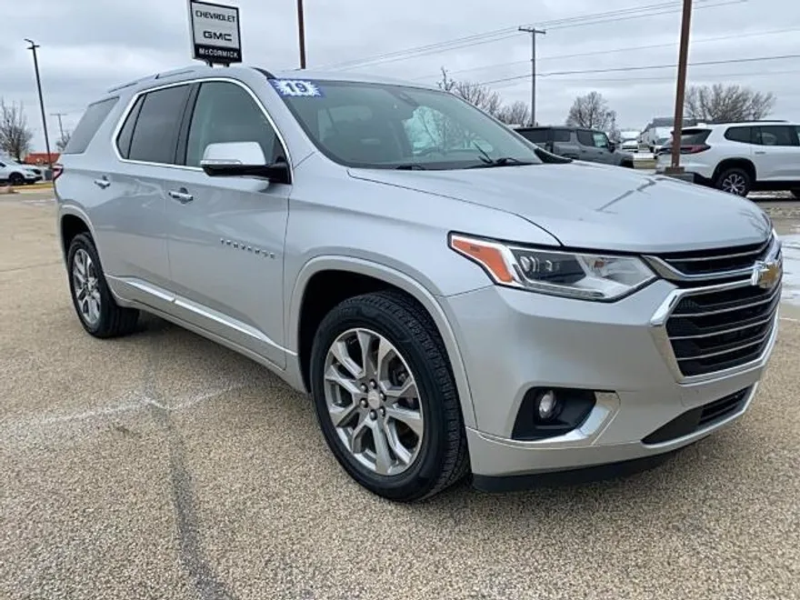 2019 Chevrolet Traverse Premier photo 1