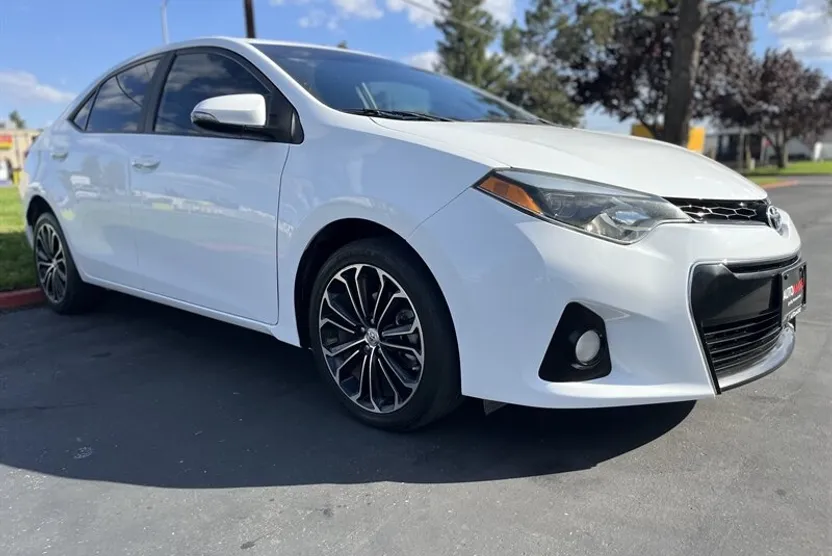2016 Toyota Corolla Plus photo 1