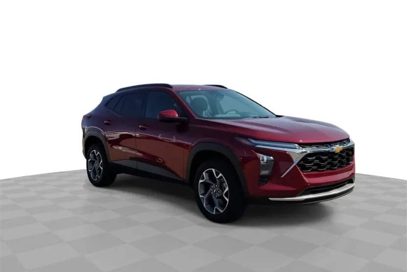 2024 Chevrolet Trax LT photo 1