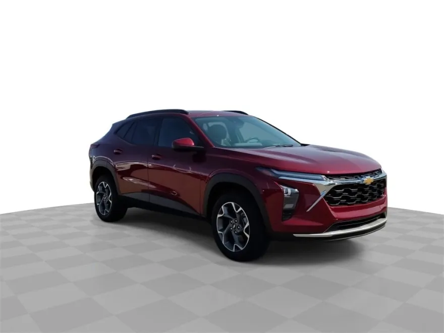 2024 Chevrolet Trax LT photo 1