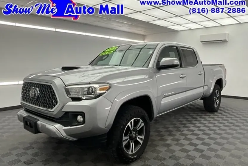 2019 Toyota Tacoma TRD Sport photo 1