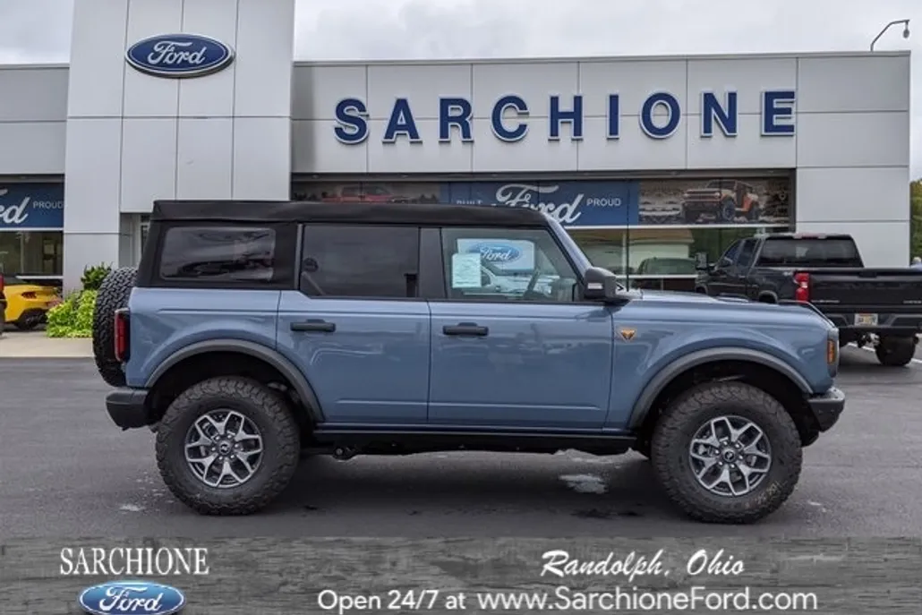 2024 Ford Bronco Badlands photo 1