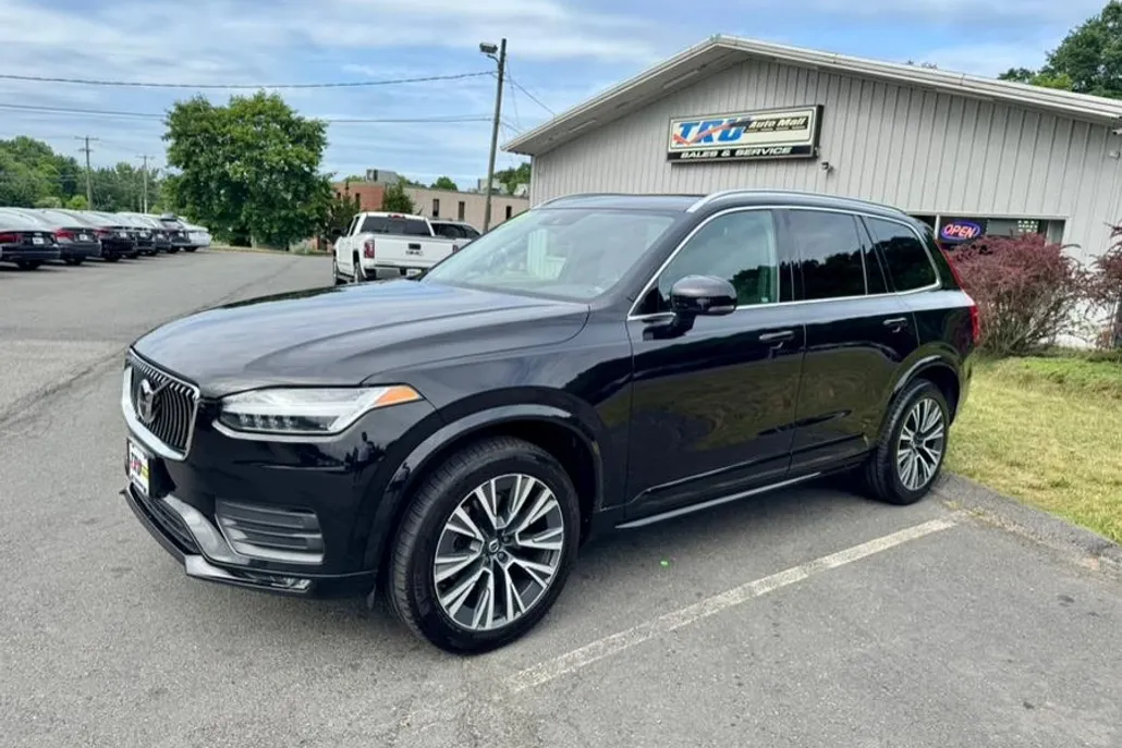 2020 Volvo XC90 T6 AWD Momentum photo 1