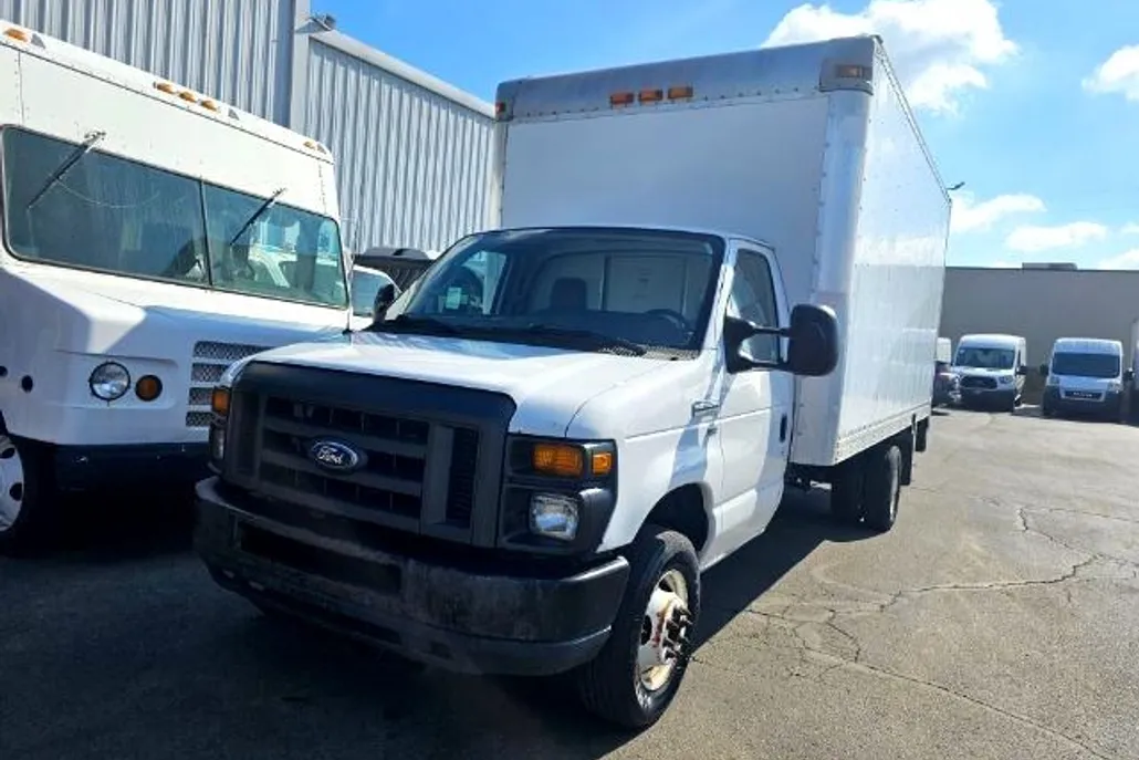 2016 Ford E-350 photo 1