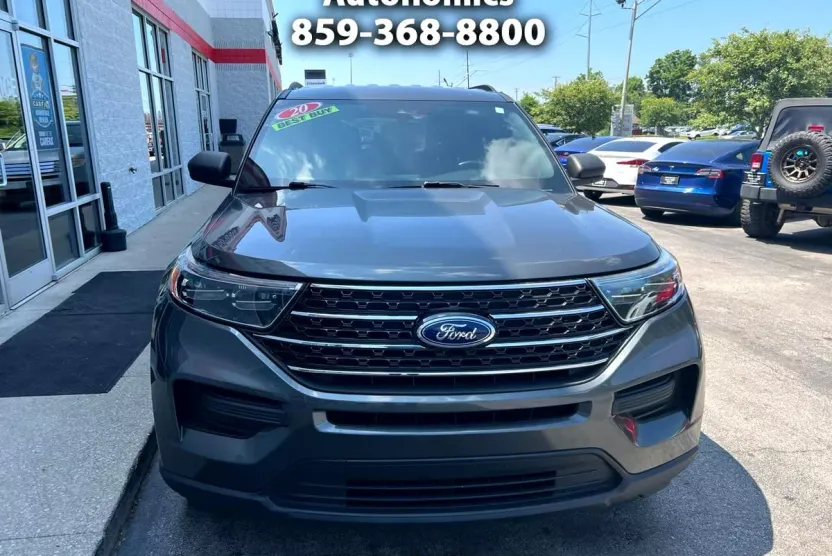 2020 Ford Explorer XLT photo 1