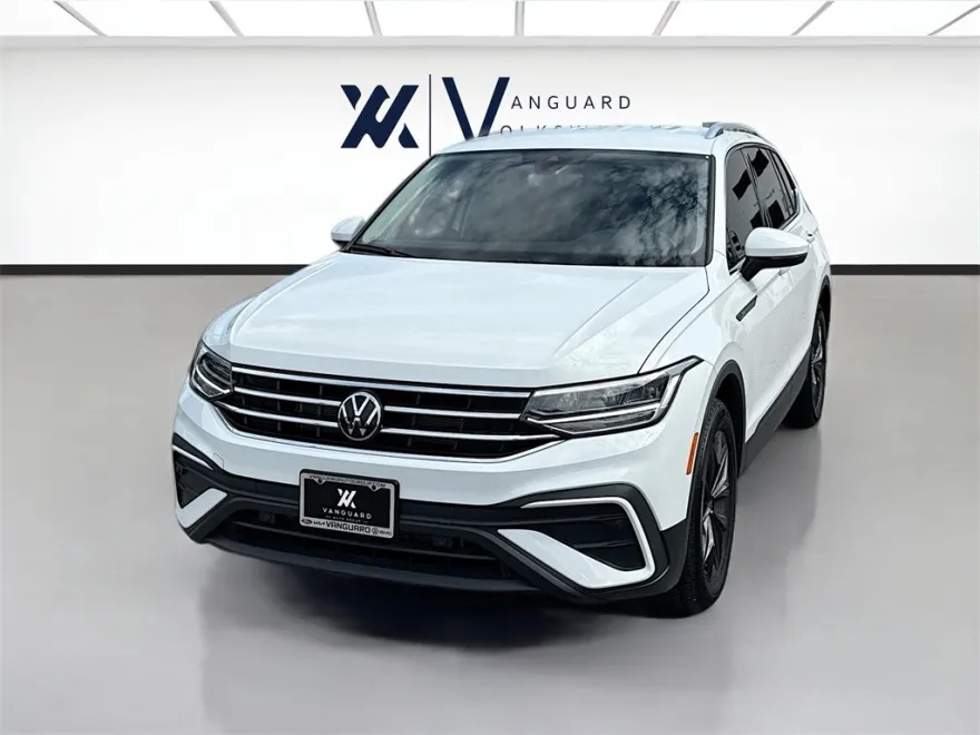 2024 Volkswagen Tiguan SE photo 1