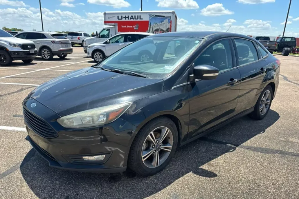 2017 Ford Focus SE photo 1