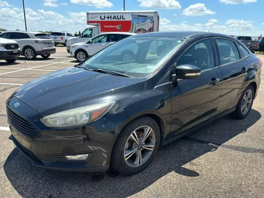 2017 Ford Focus SE photo 1