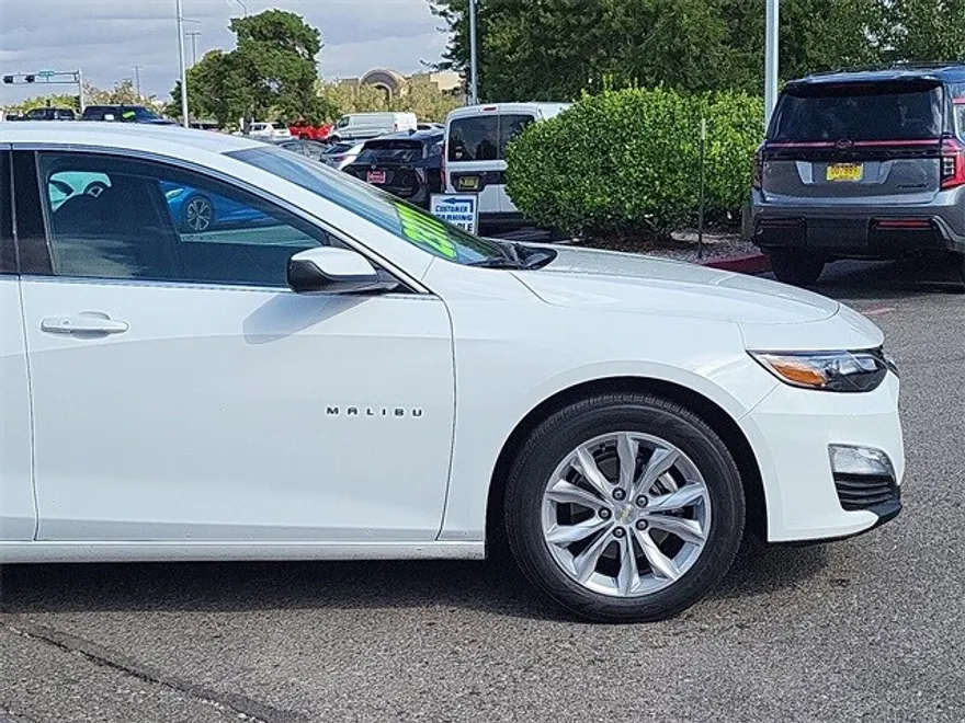 2023 Chevrolet Malibu 1LT photo 1