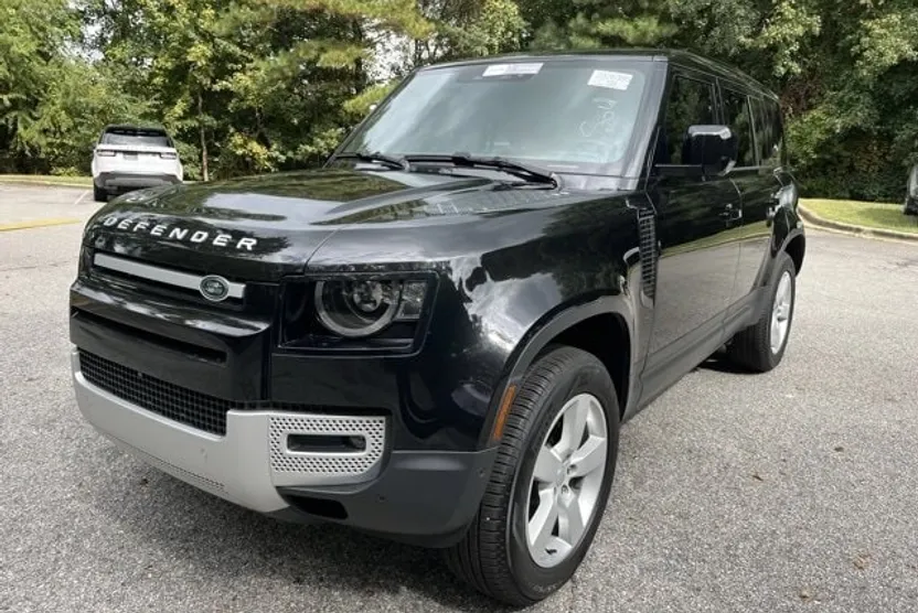 2024 Land Rover Defender S photo 1