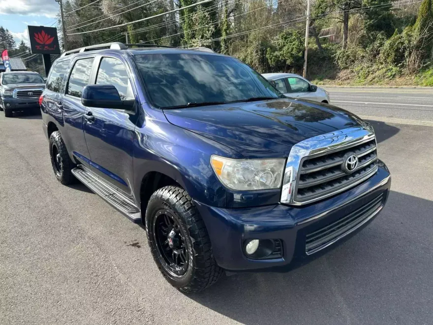 2009 Toyota Sequoia SR5 Sport photo 1
