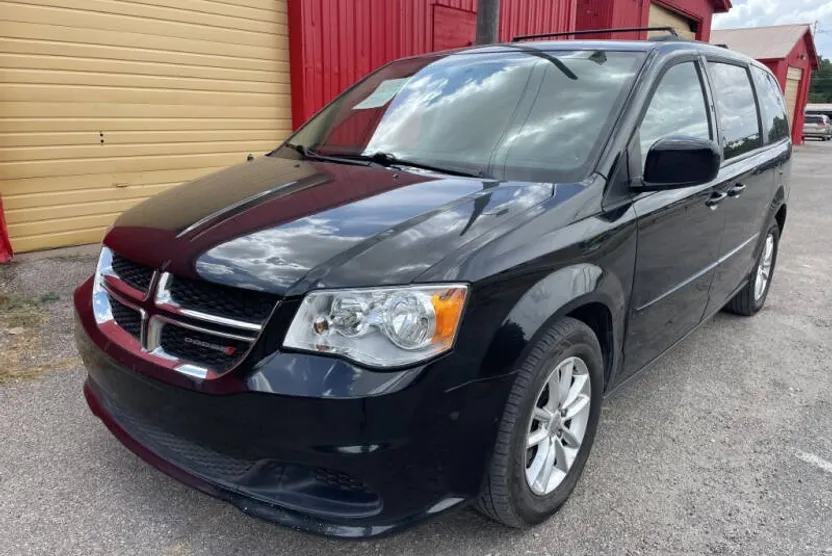 2016 Dodge Grand Caravan SXT photo 1