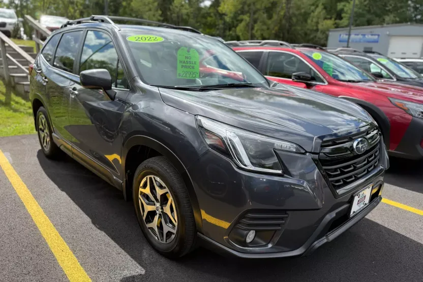 2022 Subaru Forester Premium photo 1