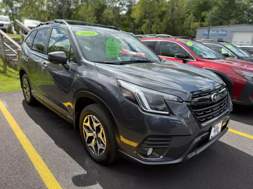 2022 Subaru Forester Premium photo 1