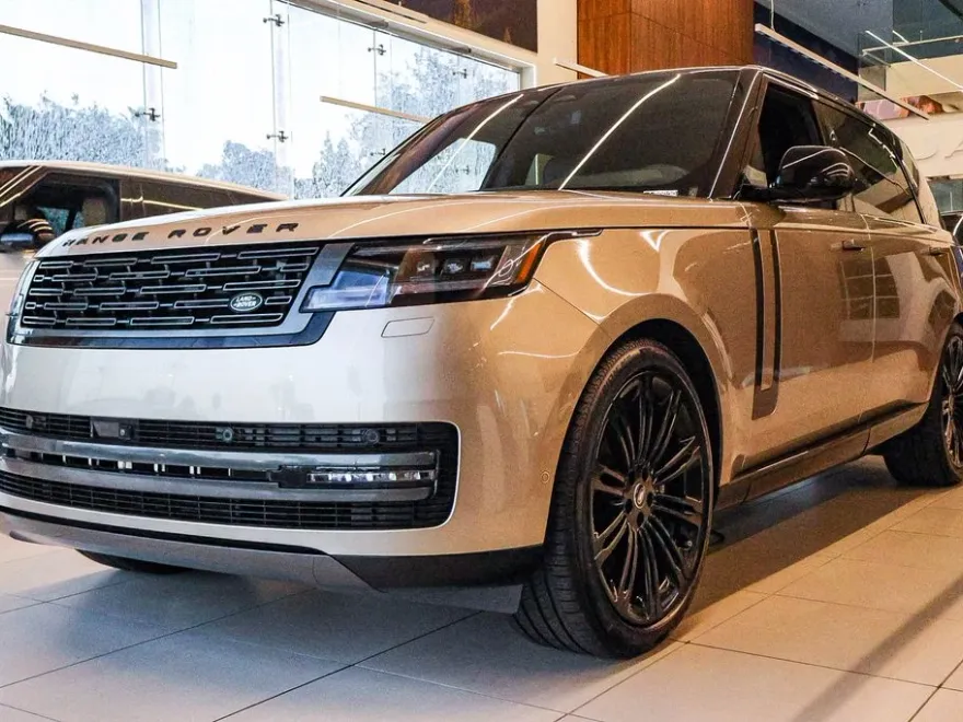 2025 Land Rover Range Rover SE photo 1