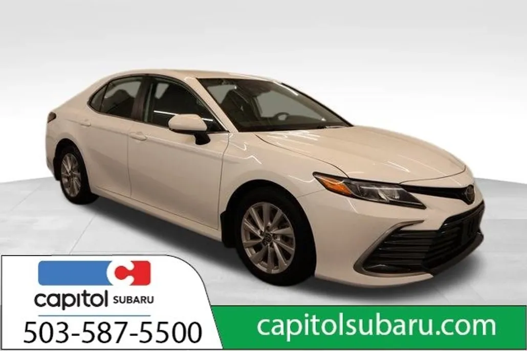2023 Toyota Camry LE photo 1