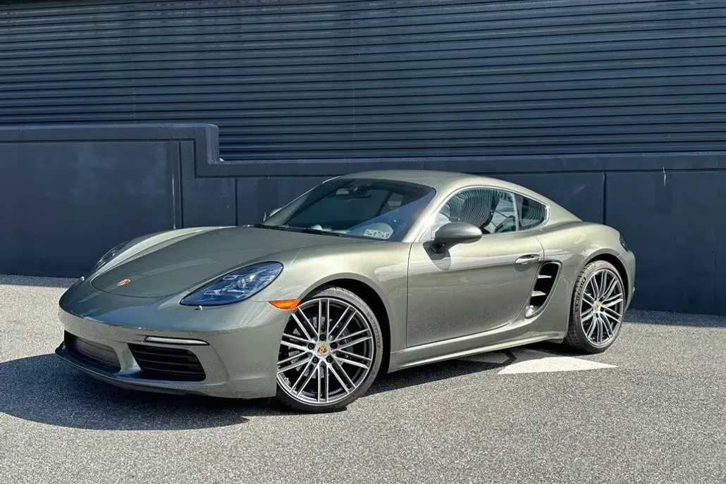 2025 Porsche Cayman photo 1