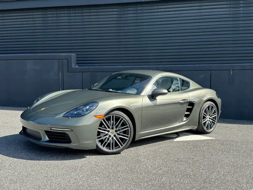 2025 Porsche Cayman photo 1