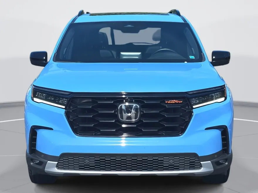 2025 Honda Pilot TrailSport photo 1