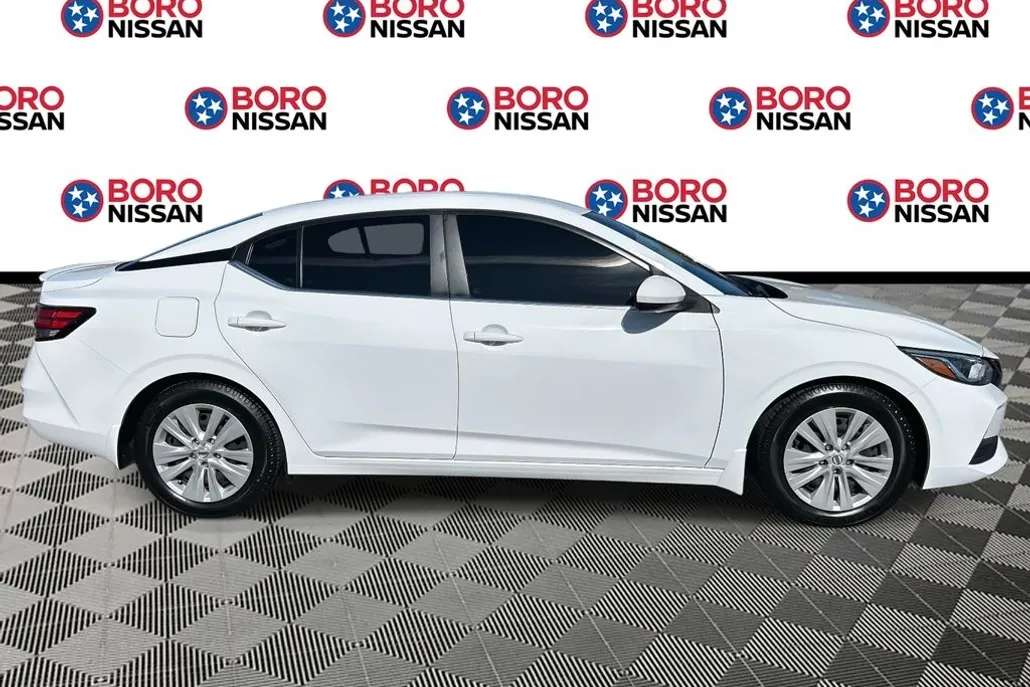 2022 Nissan Sentra S photo 1
