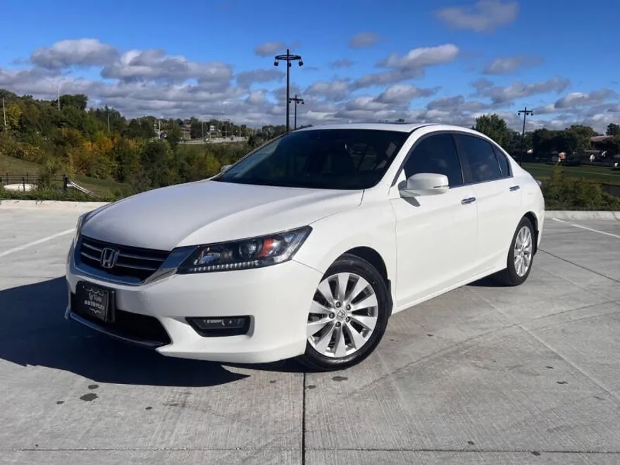 2015 Honda Accord EX-L photo 1