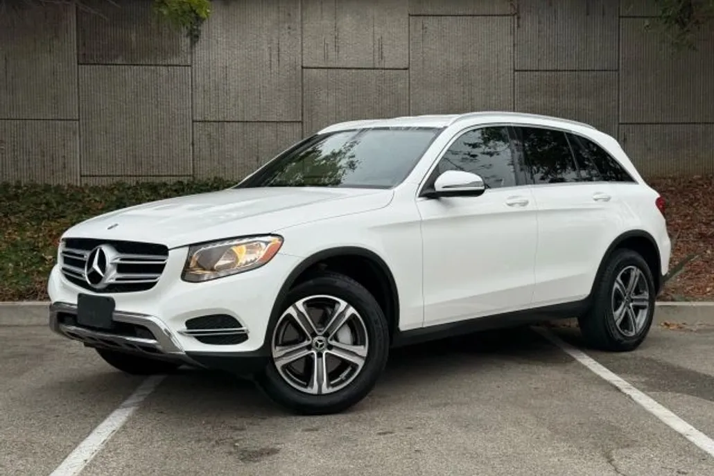 2018 Mercedes Benz GLC 300 photo 1