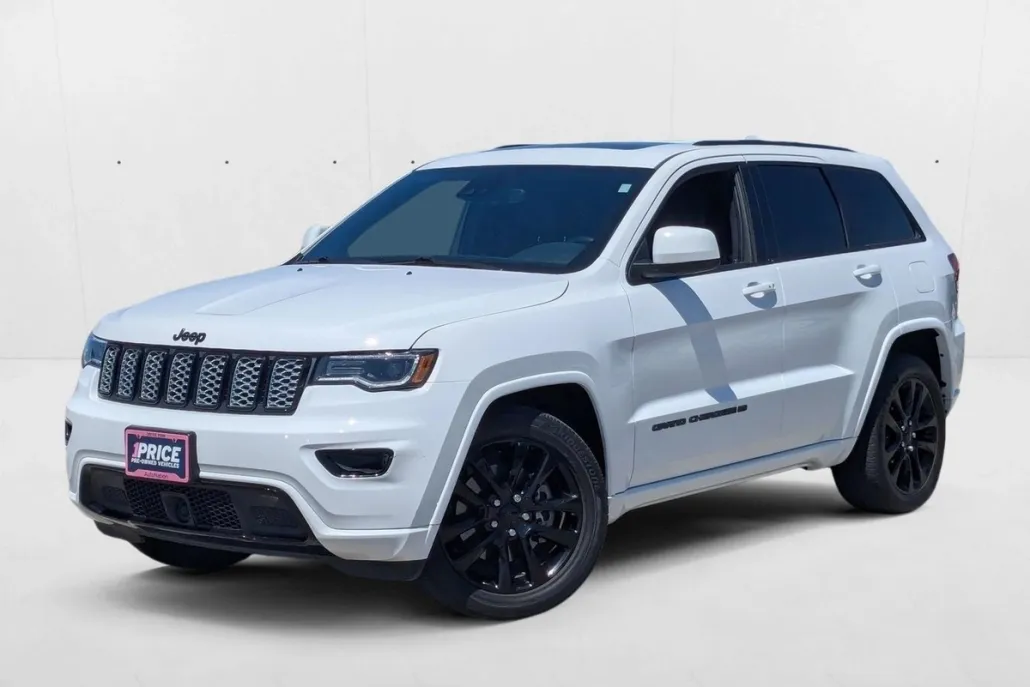 2022 Jeep Grand Cherokee Laredo X photo 1
