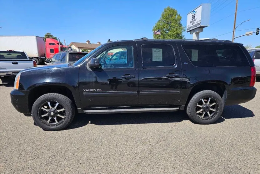 2013 Gmc Yukon XL SLT photo 1