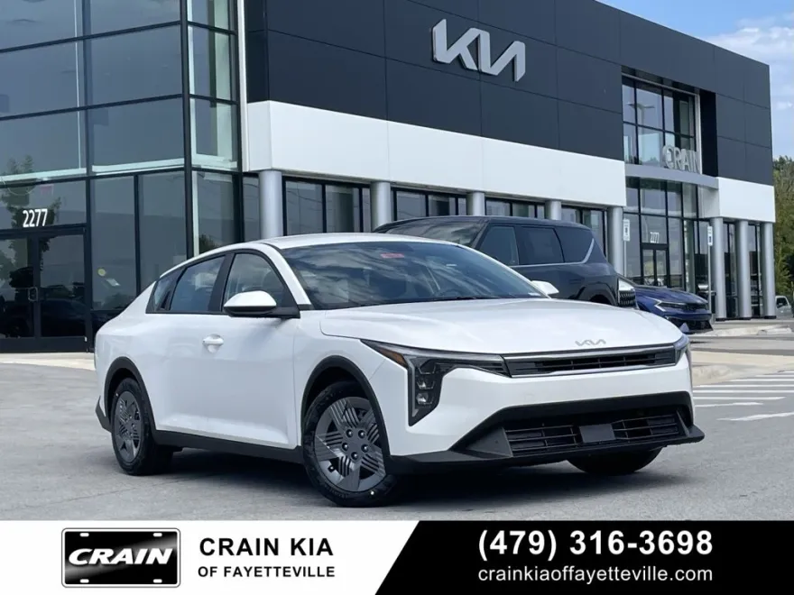 2025 Kia K4 LX photo 1