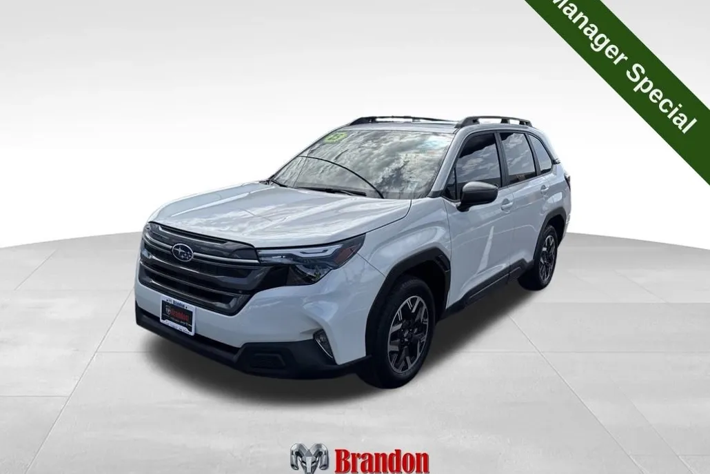 2025 Subaru Forester Premium photo 1