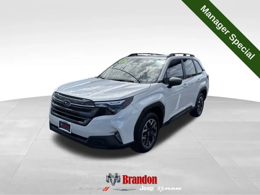 2025 Subaru Forester Premium photo 1