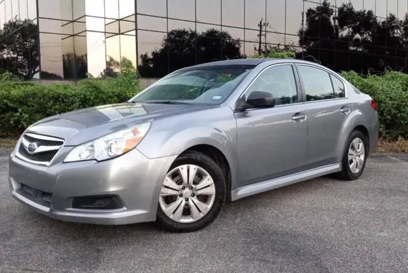 2011 Subaru Legacy 2.5i photo 1