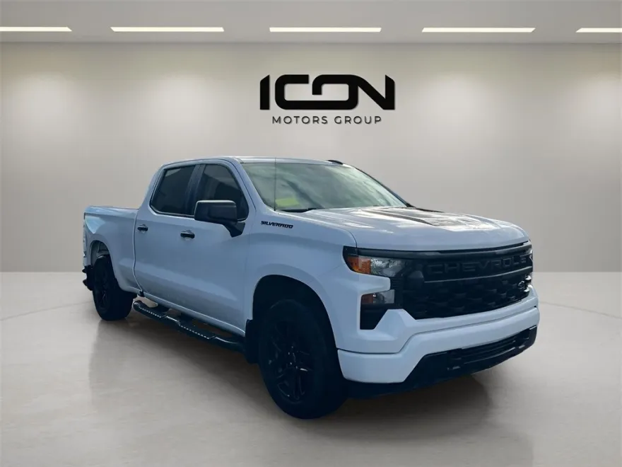 2023 Chevrolet Silverado 1500 Custom photo 1