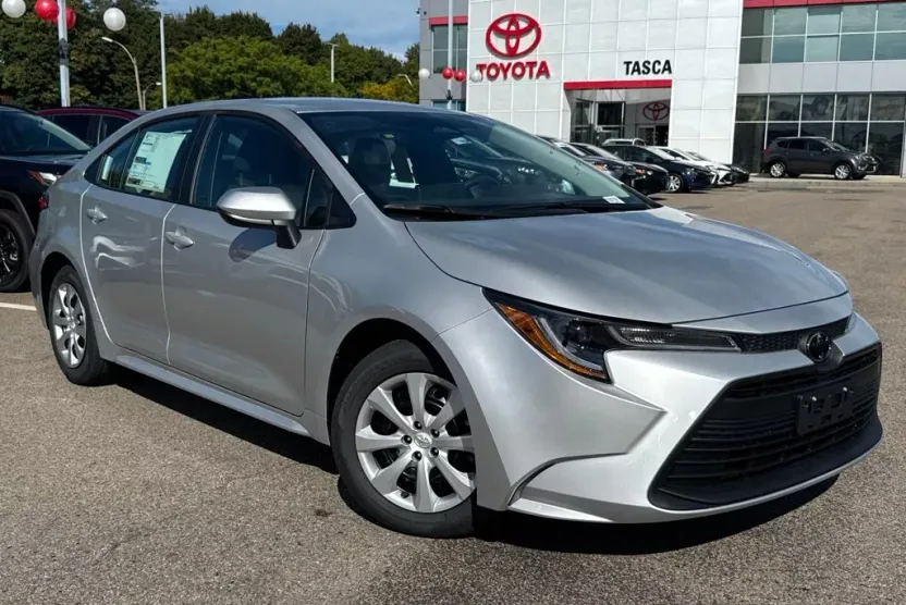 2026 Toyota Corolla LE photo 1