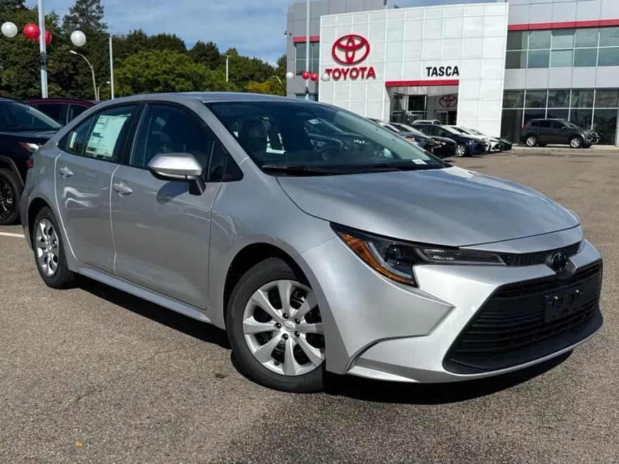 2026 Toyota Corolla LE photo 1