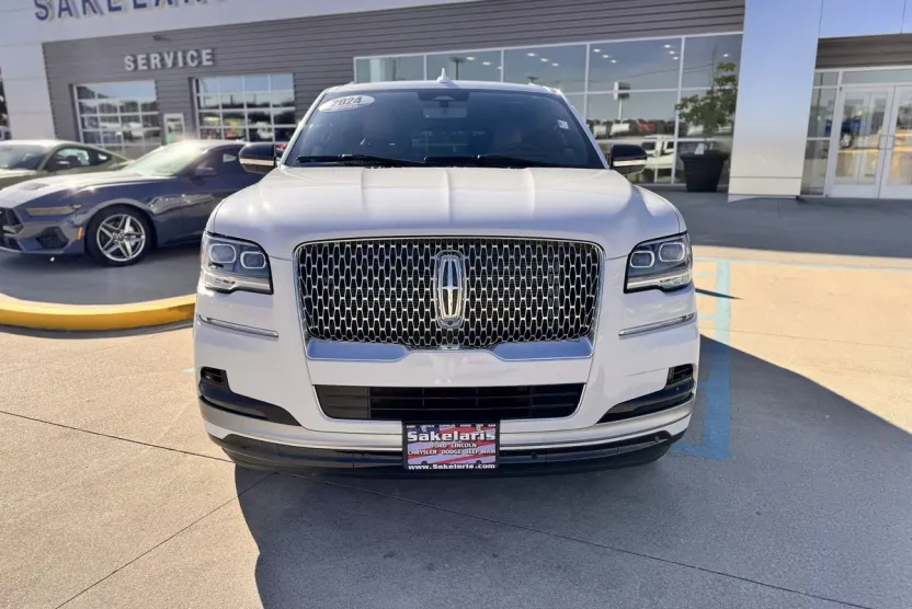 2024 Lincoln Navigator L Reserve photo 1