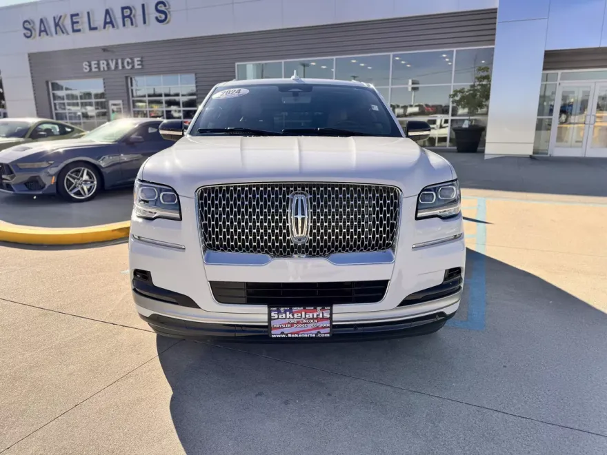 2024 Lincoln Navigator L Reserve photo 1