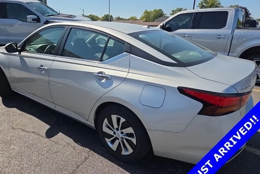 2019 Nissan Altima 2.5 S photo 1