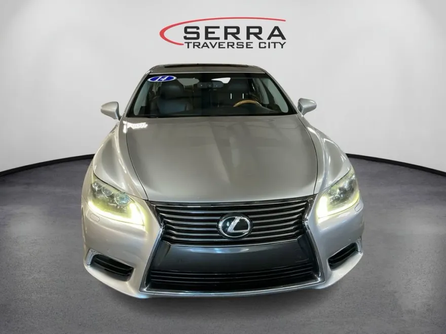 2014 Lexus LS 460 L photo 1
