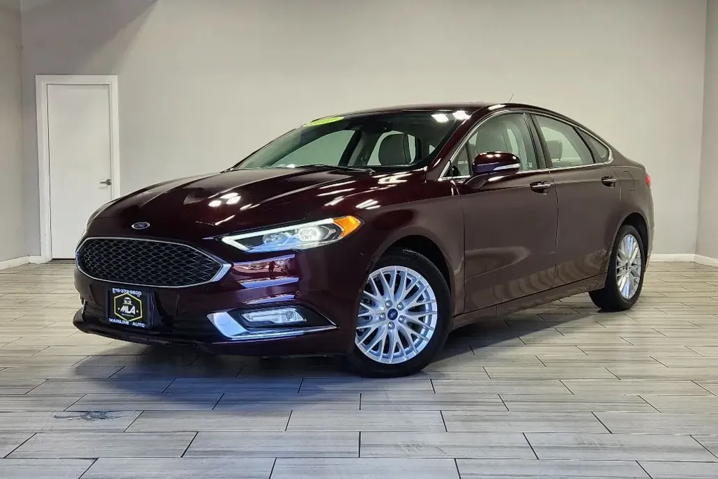 2017 Ford Fusion Platinum photo 1