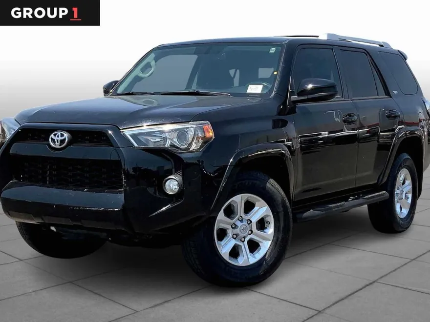 2016 Toyota 4Runner SR5 photo 1